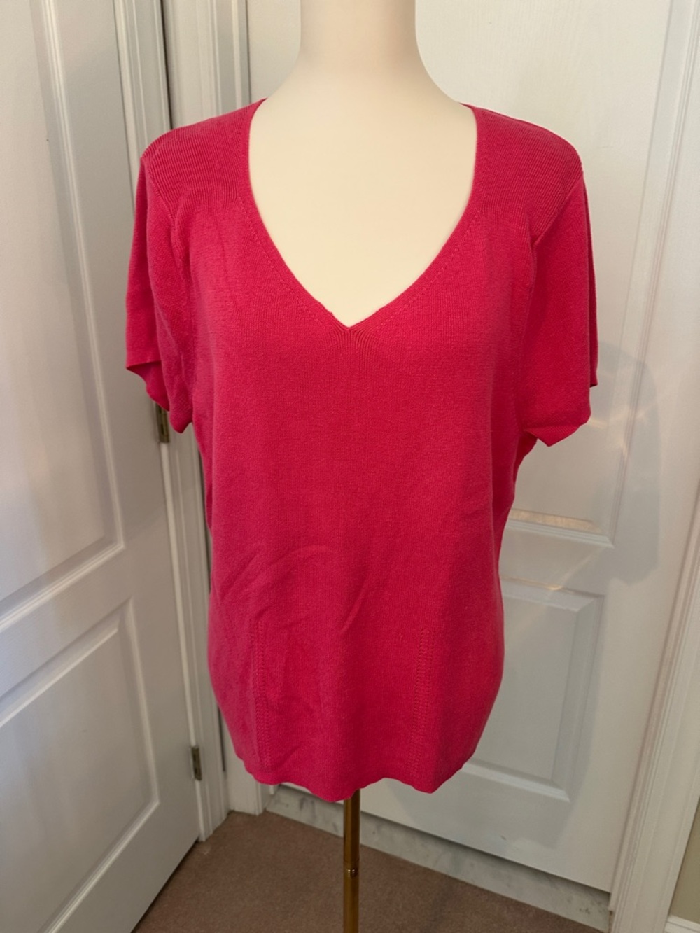 Dressbarn V-Neck Short Sleeve Knit Top - Bright Pink Sz 18/20